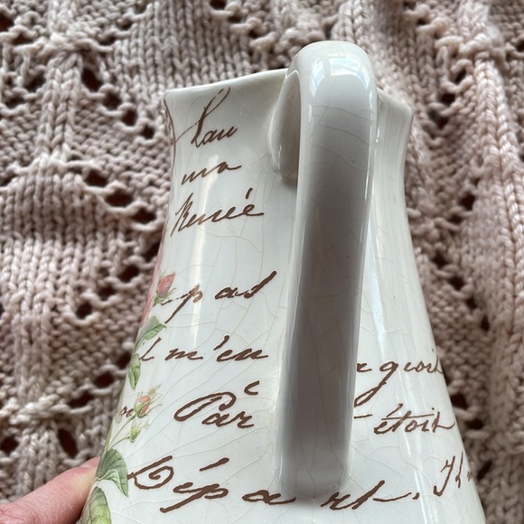 Teleflora Gift French Country Rose Pitcher Vase. Vintage in Good Condition. - Picture 8 of 12